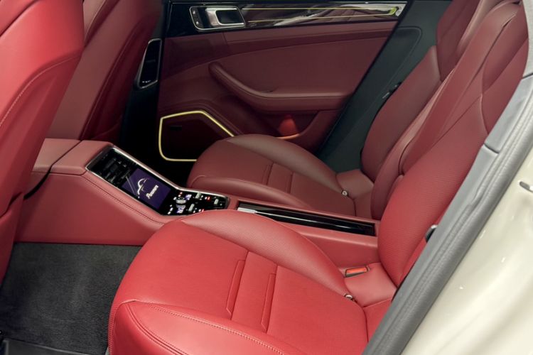 Used Porsche Panamera 2023 Facelifted Panamera 2.9T Platinum Edition Interior 2