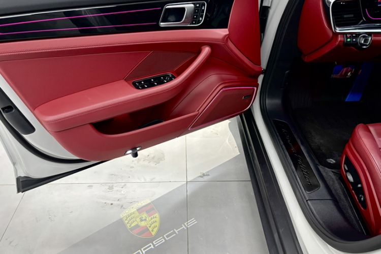 Used Porsche Panamera 2023 Facelifted Panamera 2.9T Platinum Edition Interior 3