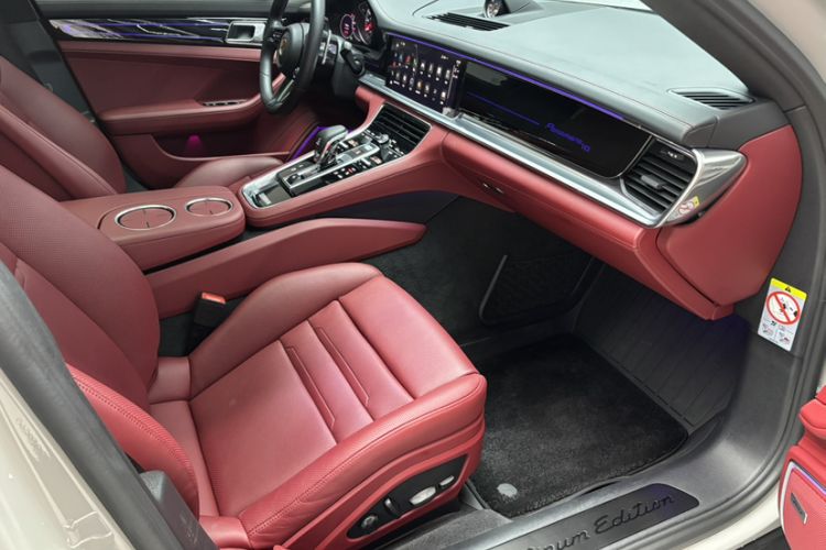 Used Porsche Panamera 2023 Facelifted Panamera 2.9T Platinum Edition Interior 4