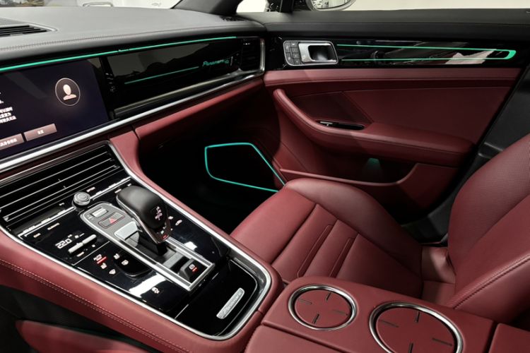 Used Porsche Panamera 2023 Facelifted Panamera 2.9T Platinum Edition Interior 8