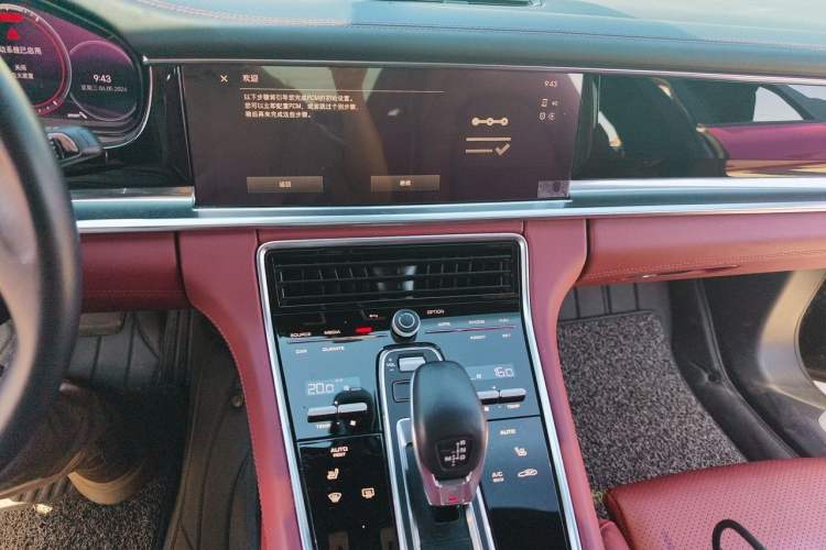 Used Porsche Panamera 2023 Facelifted Panamera 2.9T Platinum Edition Audio And AC Panel