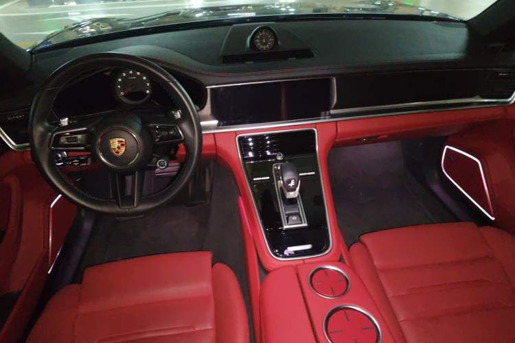 Used Porsche Panamera 2023 Facelifted Panamera 2.9T Platinum Edition Center Console