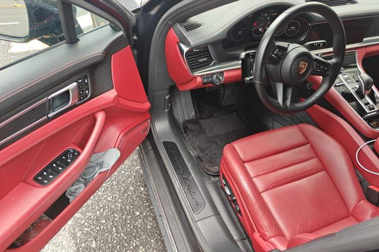 Used Porsche Panamera 2023-Year Restyled Panamera Executive Extended Platinum Edition 2.9T Driver Seat