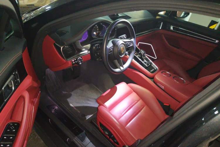 Used Porsche Panamera 2023 Facelifted Panamera 2.9T Platinum Edition Driver Seat