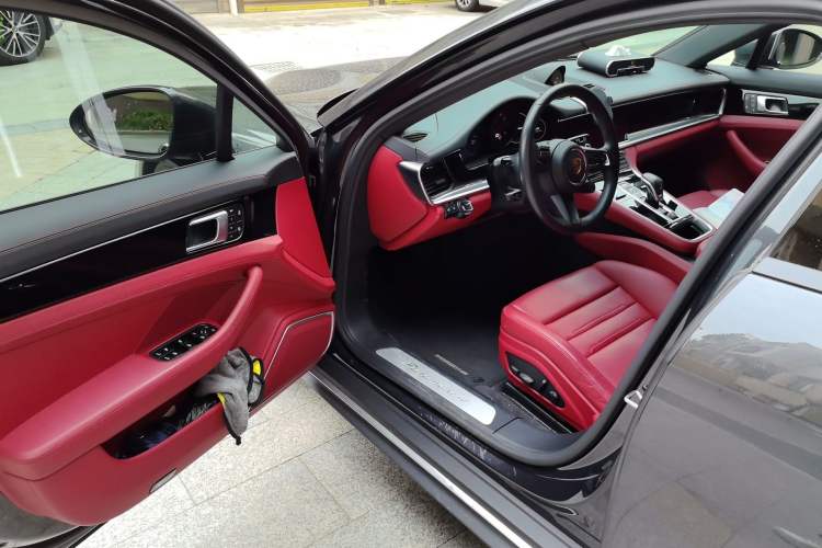 Used Porsche Panamera 2023 Restyled Panamera 4 Executive Extended Platinum Edition 2.9T Driver Seat