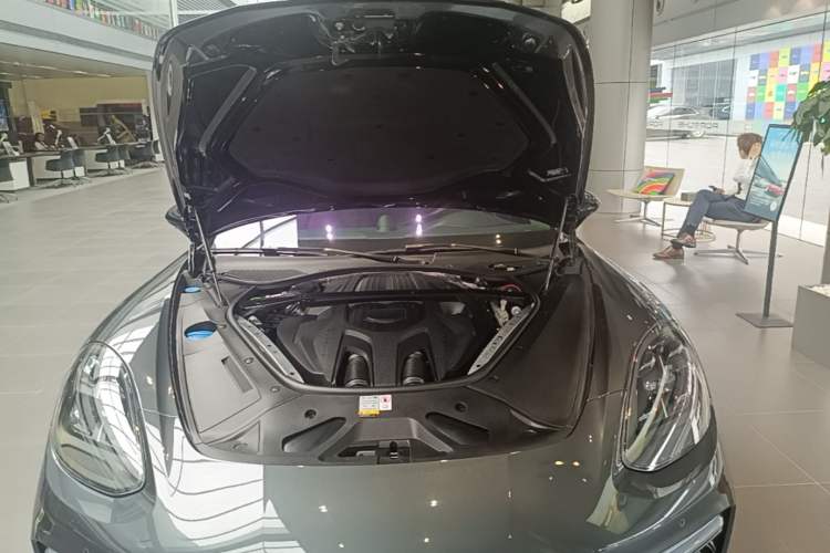 Used Porsche Panamera 2023 Panamera 2.9T Engine Bay
