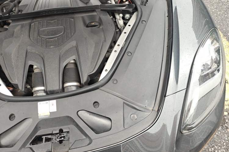 Used Porsche Panamera 2023-Year Restyled Panamera Executive Extended Platinum Edition 2.9T Engine Bay Left