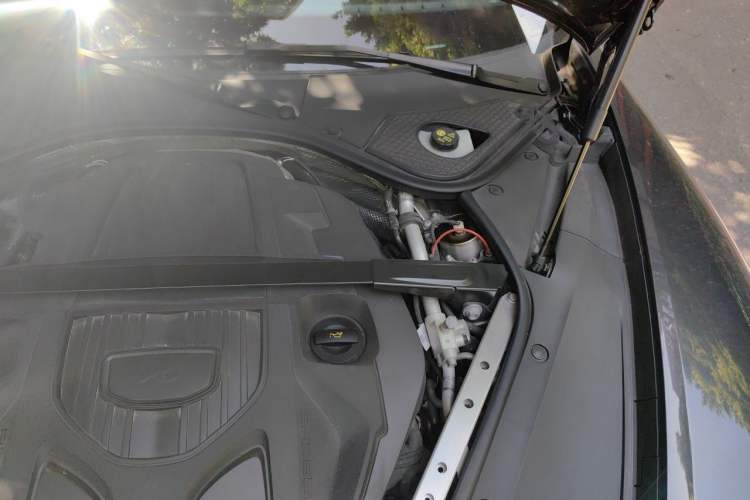 Used Porsche Panamera 2023 Panamera 4 E-Hybrid Platinum Edition 2.9T Engine Bay Left