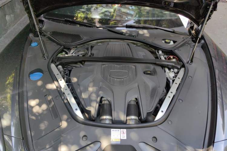 Used Porsche Panamera 2023 Panamera 4 E-Hybrid Platinum Edition 2.9T Engine Bay