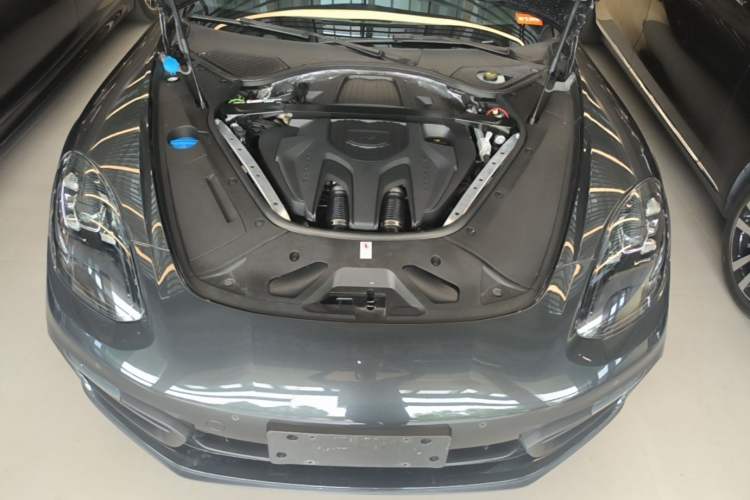 Used Porsche Panamera 2023 Panamera 2.9T Engine Bay