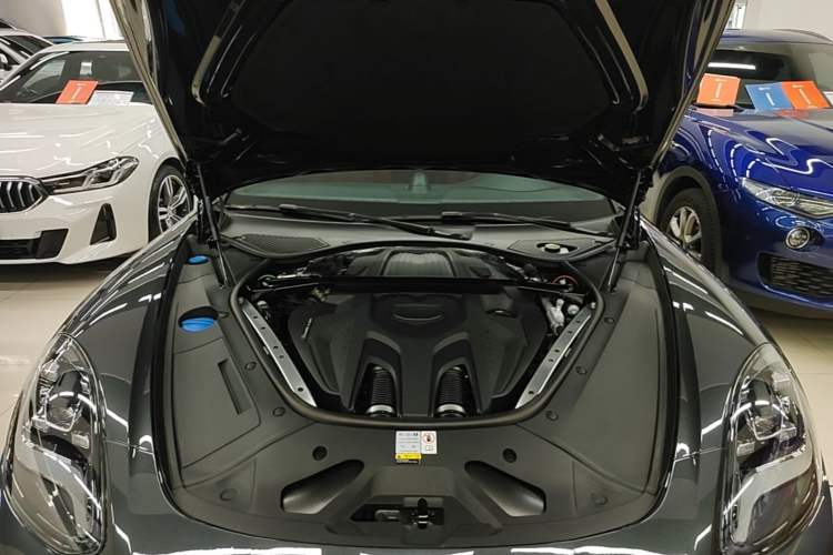 Used Porsche Panamera 2023 Panamera 2.9T Engine Bay