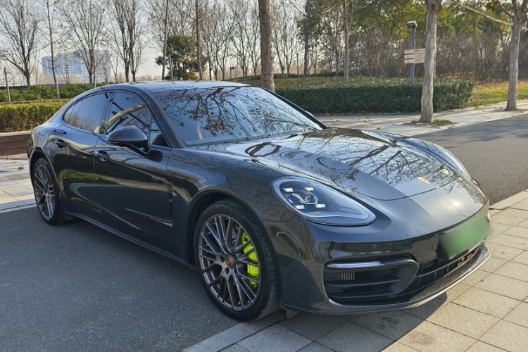Used Porsche Panamera 2023-Year Restyled Panamera 4 E-Hybrid Platinum Edition 2.9T Exterior 2