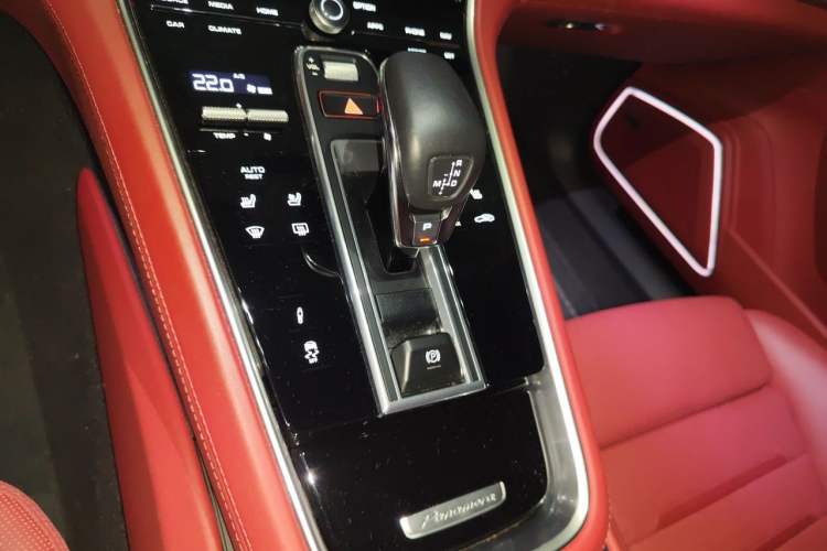 Used Porsche Panamera 2023 Facelifted Panamera 2.9T Platinum Edition Gear Lever