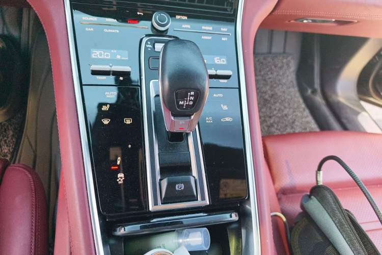 Used Porsche Panamera 2023 Facelifted Panamera 2.9T Platinum Edition Gear Lever