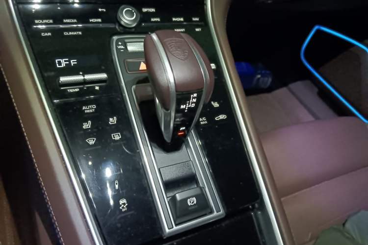 Used Porsche Panamera 2023 Panamera 2.9T Platinum Edition Gear Lever