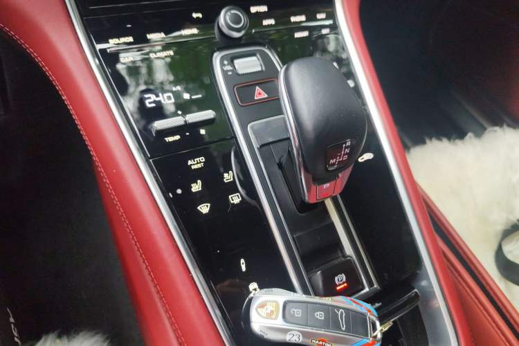 Used Porsche Panamera 2023 Panamera 4 Executive Long Wheelbase 2.9T Gear Lever