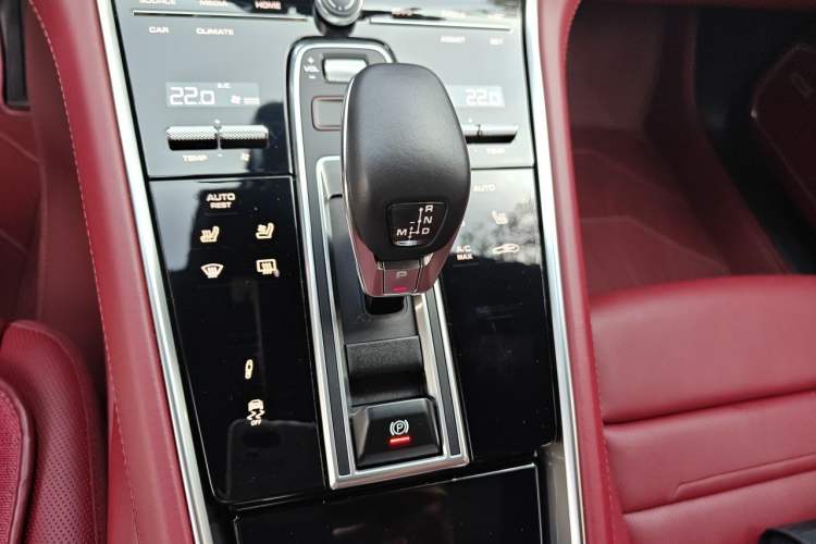 Used Porsche Panamera 2023 Facelifted Panamera 2.9T Platinum Edition Gear Lever