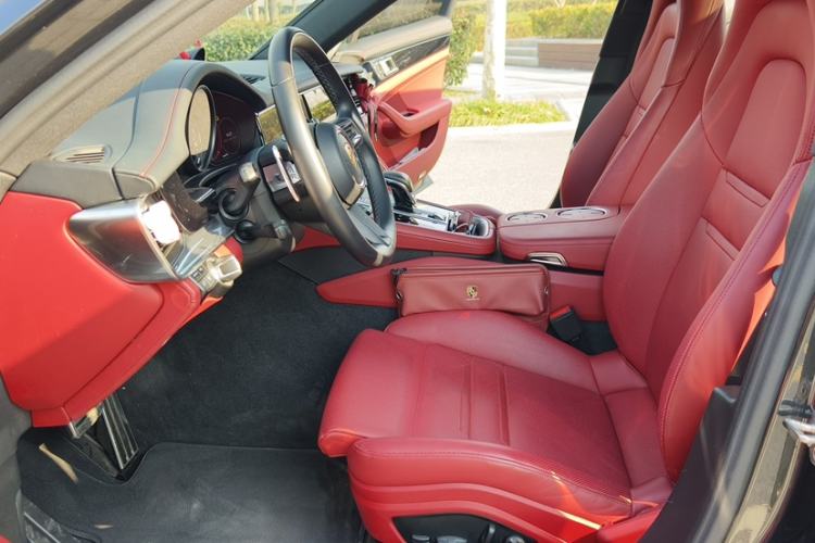 Used Porsche Panamera 2023-Year Restyled Panamera 4 E-Hybrid Platinum Edition 2.9T Interior 2