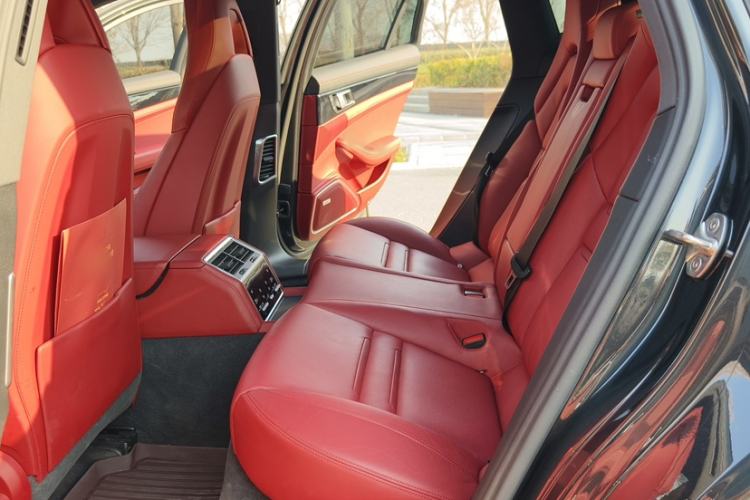 Used Porsche Panamera 2023-Year Restyled Panamera 4 E-Hybrid Platinum Edition 2.9T Interior 3