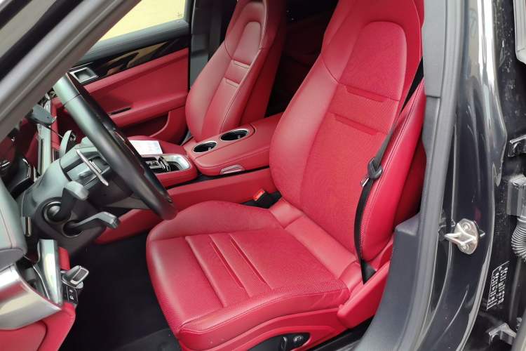 Used Porsche Panamera 2023 Restyled Panamera 4 Executive Extended Platinum Edition 2.9T Left Front Seat