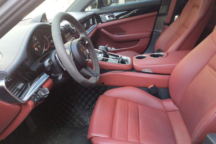 Used Porsche Panamera 2023 Facelifted Panamera 2.9T Platinum Edition Left Front Seat