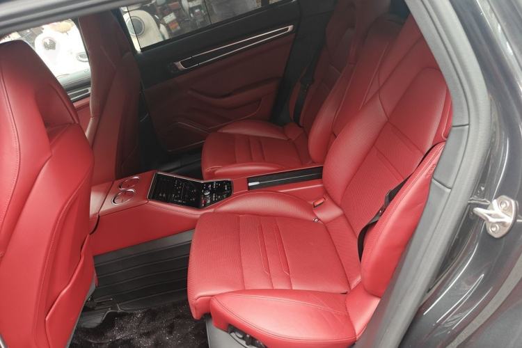 Used Porsche Panamera 2023-Year Restyled Panamera Executive Extended Platinum Edition 2.9T Left Rear Seat