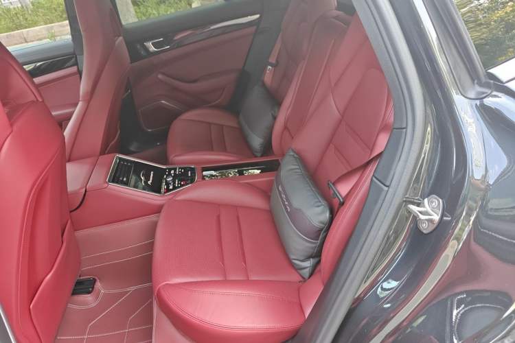 Used Porsche Panamera 2023 Facelifted Panamera 2.9T Platinum Edition Left Rear Seat