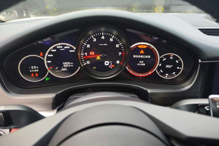 Used Porsche Panamera 2023 Panamera 2.9T Platinum Edition Odometer Close Up