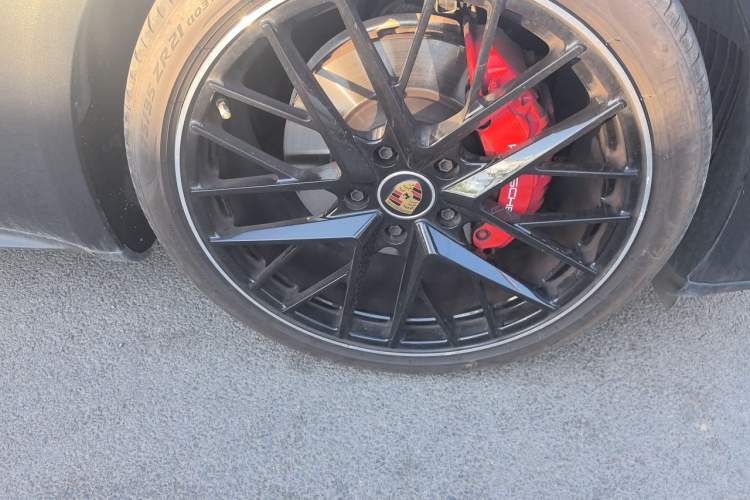 Used Porsche Panamera 2023 Facelifted Panamera 2.9T Platinum Edition Right Front Wheel Hub
