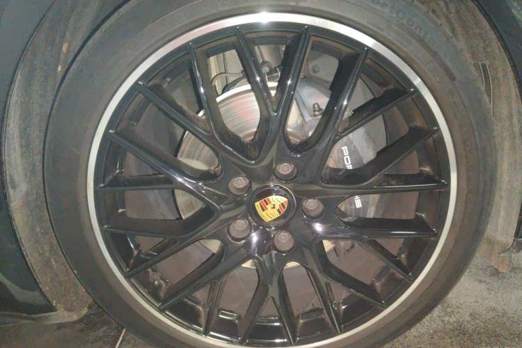 Used Porsche Panamera 2023 Facelifted Panamera 2.9T Platinum Edition Right Front Wheel Hub