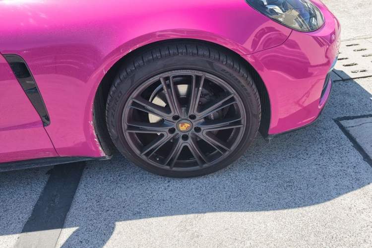 Used Porsche Panamera 2023 Facelifted Panamera 2.9T Platinum Edition Right Front Wheel Hub