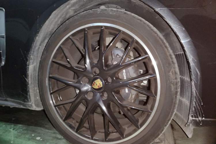 Used Porsche Panamera 2023 Panamera Executive Long Wheelbase 2.9T Right Front Wheel Hub