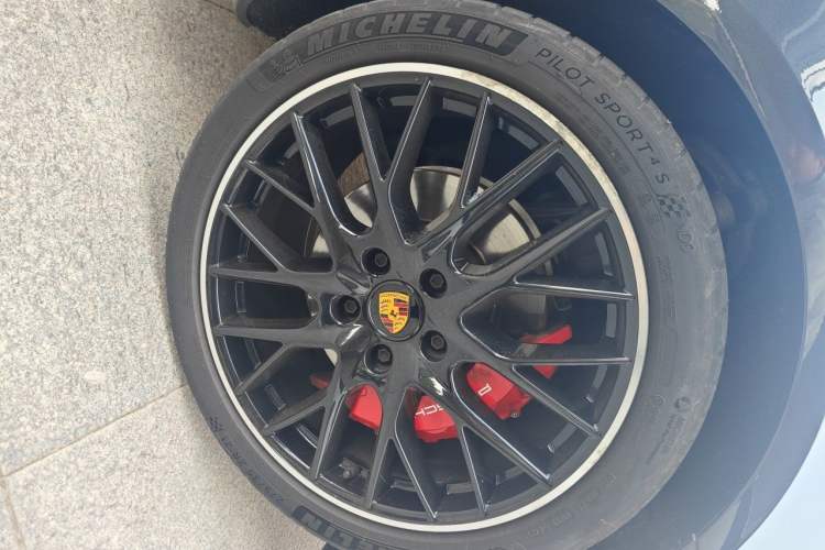 Used Porsche Panamera 2023 Panamera Executive Long Wheelbase 2.9T Right Front Wheel Hub
