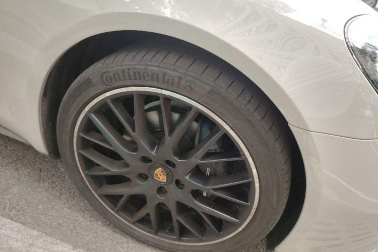 Used Porsche Panamera 2023 Panamera 2.9T Right Front Wheel Hub