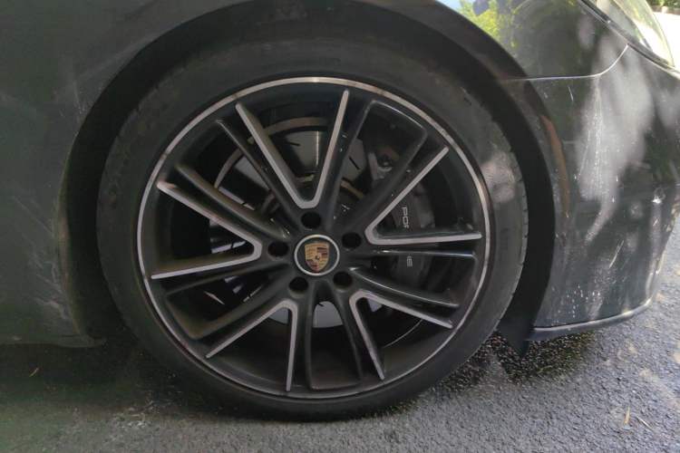 Used Porsche Panamera 2023 Panamera 4 E-Hybrid Platinum Edition 2.9T Right Front Wheel Hub