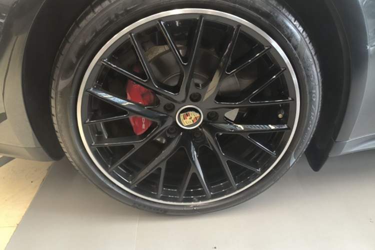 Used Porsche Panamera 2023 Panamera 2.9T Right Rear Wheel Hub