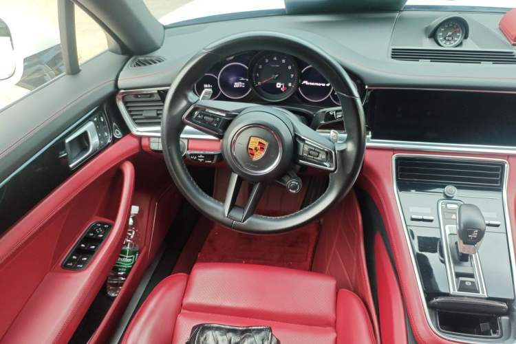 Used Porsche Panamera 2023 Panamera 4 Executive Long Wheelbase 2.9T Steering Wheel