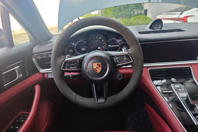 Used Porsche Panamera 2023 Panamera Executive Long Wheelbase 2.9T Steering Wheel