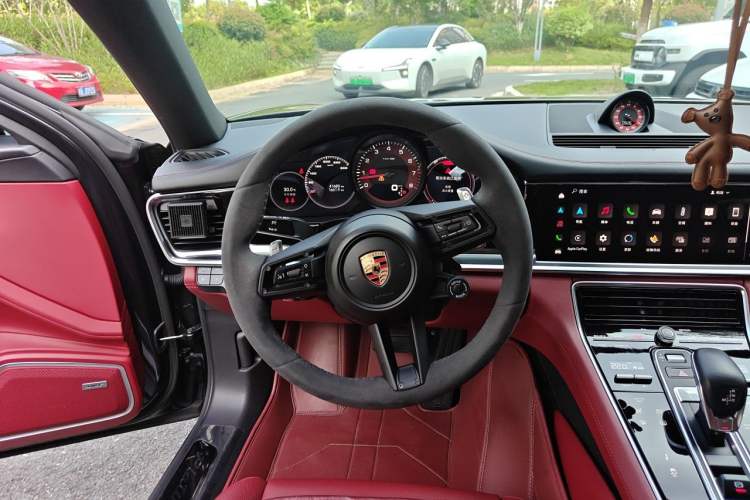 Used Porsche Panamera 2023 Facelifted Panamera 2.9T Platinum Edition Steering Wheel