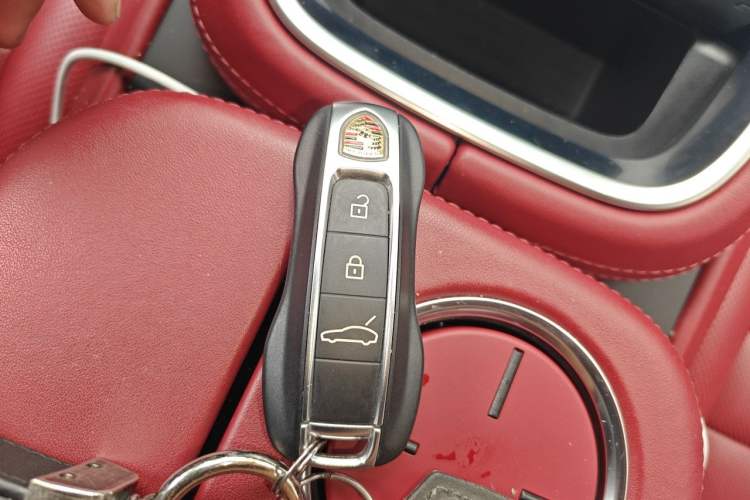 Used Porsche Panamera 2023-Year Restyled Panamera Executive Extended Platinum Edition 2.9T Vehicle Key