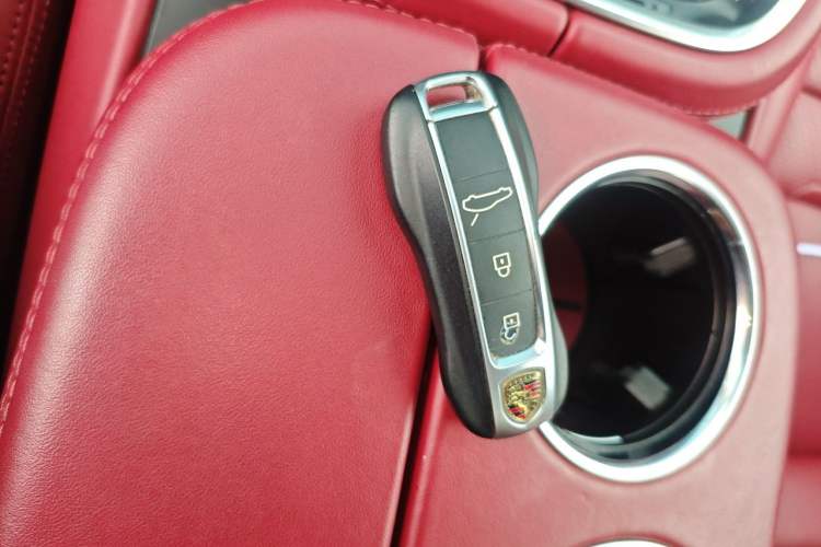 Used Porsche Panamera 2023 Panamera 4 Executive Long Wheelbase 2.9T Vehicle Key