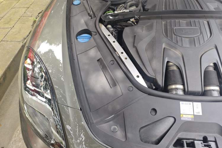 Used Porsche Panamera 2023 Facelifted Panamera 2.9T Platinum Edition Engine Bay Right