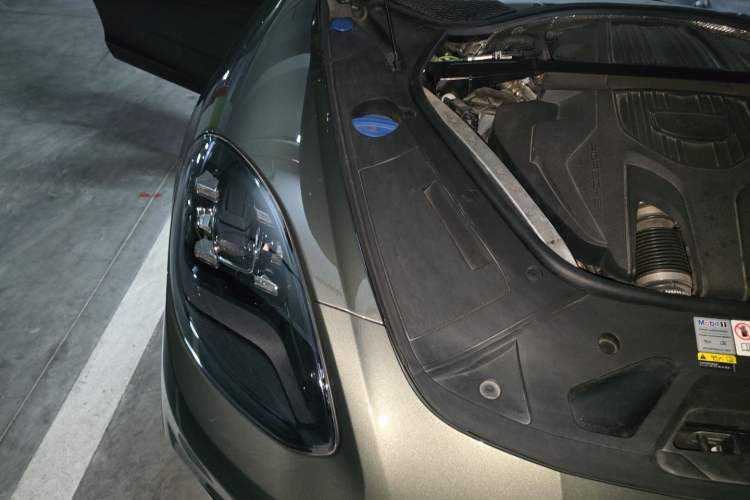 Used Porsche Panamera 2023 Panamera Executive Long Wheelbase 2.9T Engine Bay Right