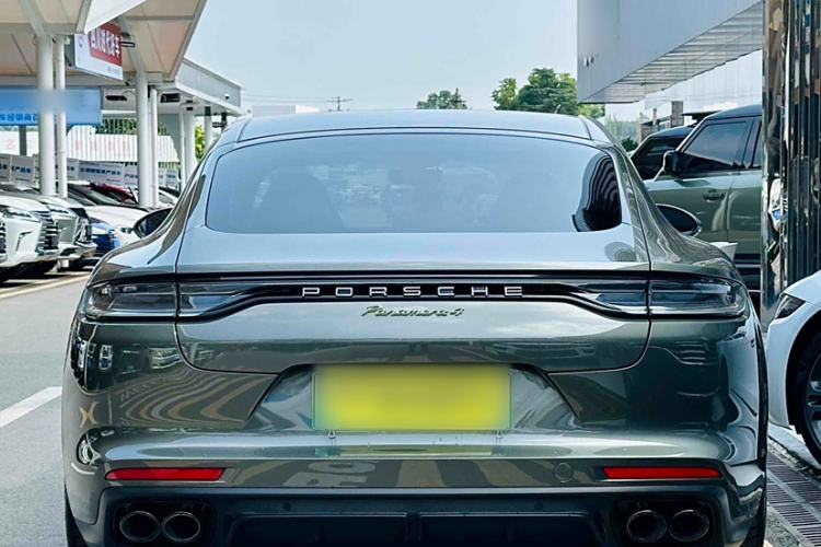 Used Porsche Panamera 2023-Year Restyled Panamera 4 E-Hybrid Platinum Edition 2.9T Exterior 3