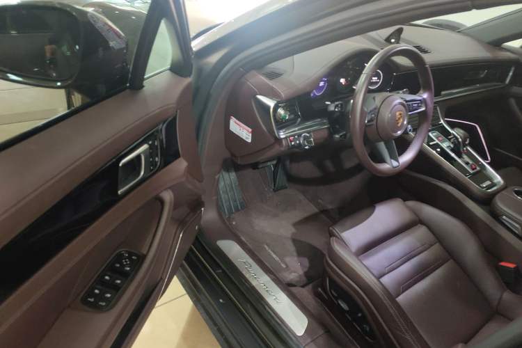 Used Porsche Panamera 2023 Panamera 2.9T Interior 3