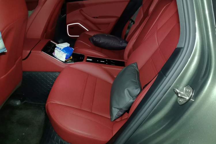 Used Porsche Panamera 2023 Panamera 2.9T Left Rear Seat