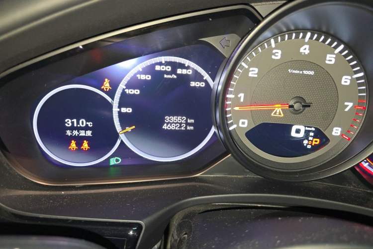 Used Porsche Panamera 2023 Panamera Executive Long Wheelbase 2.9T Odometer Close Up