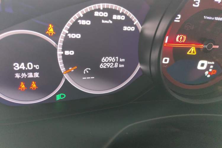 Used Porsche Panamera 2023 Panamera 2.9T Platinum Edition Odometer Close Up