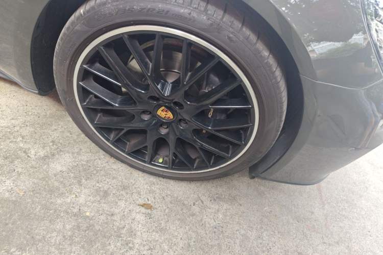 Used Porsche Panamera 2023 Facelifted Panamera 2.9T Platinum Edition Right Front Wheel Hub
