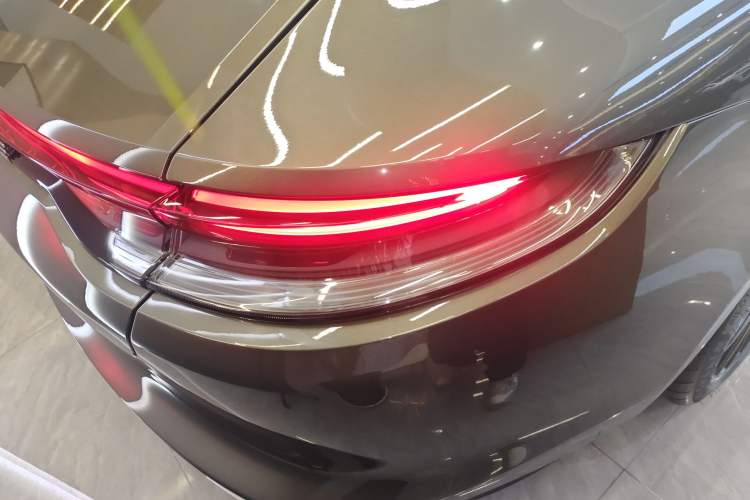 Used Porsche Panamera 2023 Panamera 2.9T Right Rear Taillight